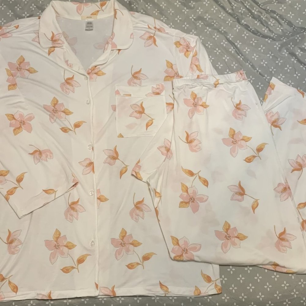 EBERJEY two piece pajama set top pants white peach floral L
